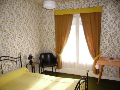 Hotel Restaurant Du Tourisme Latronquiere Удобства фото